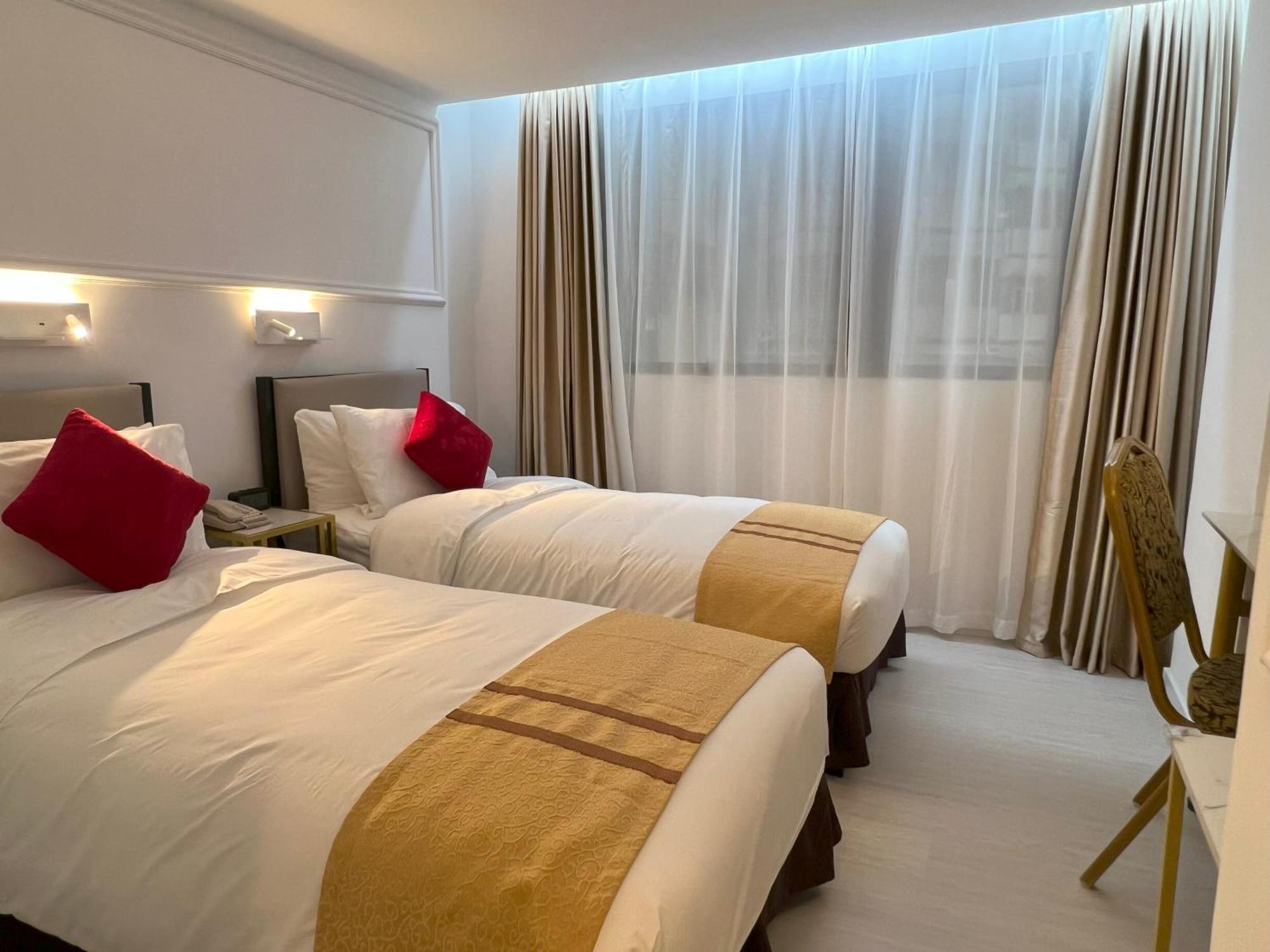 Best Western Plus Tsim Sha Tsui Hong Kong Exterior photo