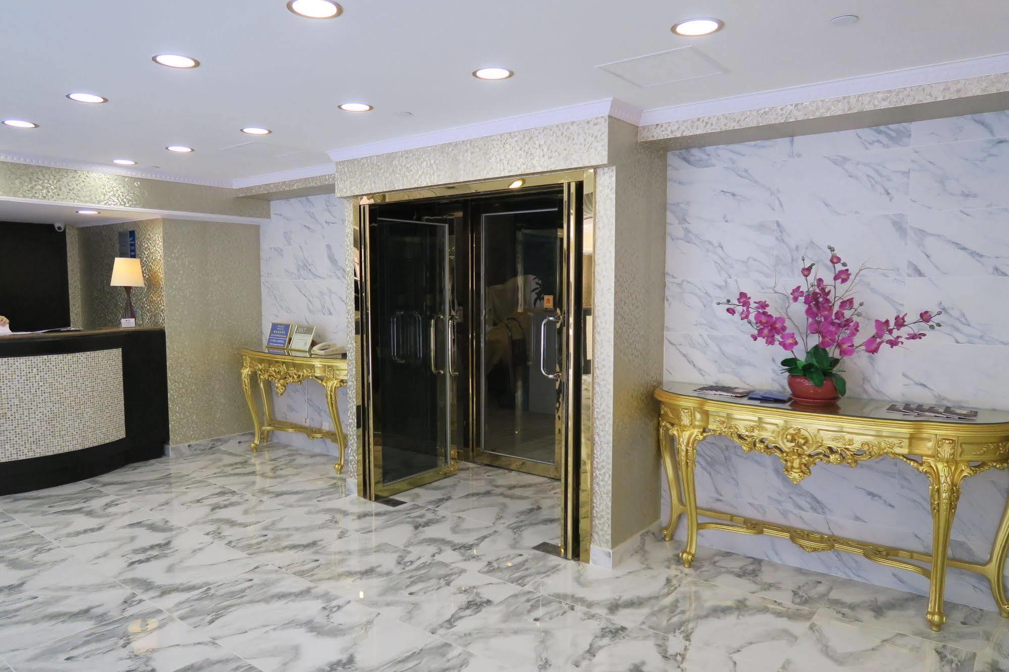 Best Western Plus Tsim Sha Tsui Hong Kong Exterior photo
